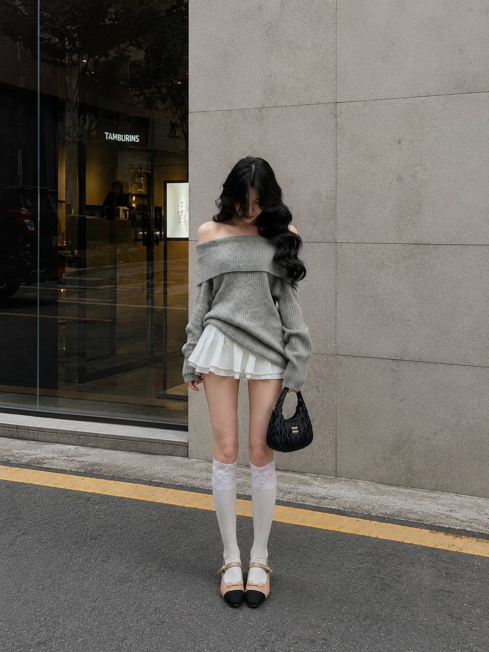 미우미우 호보백 미니멀 데일리 룩