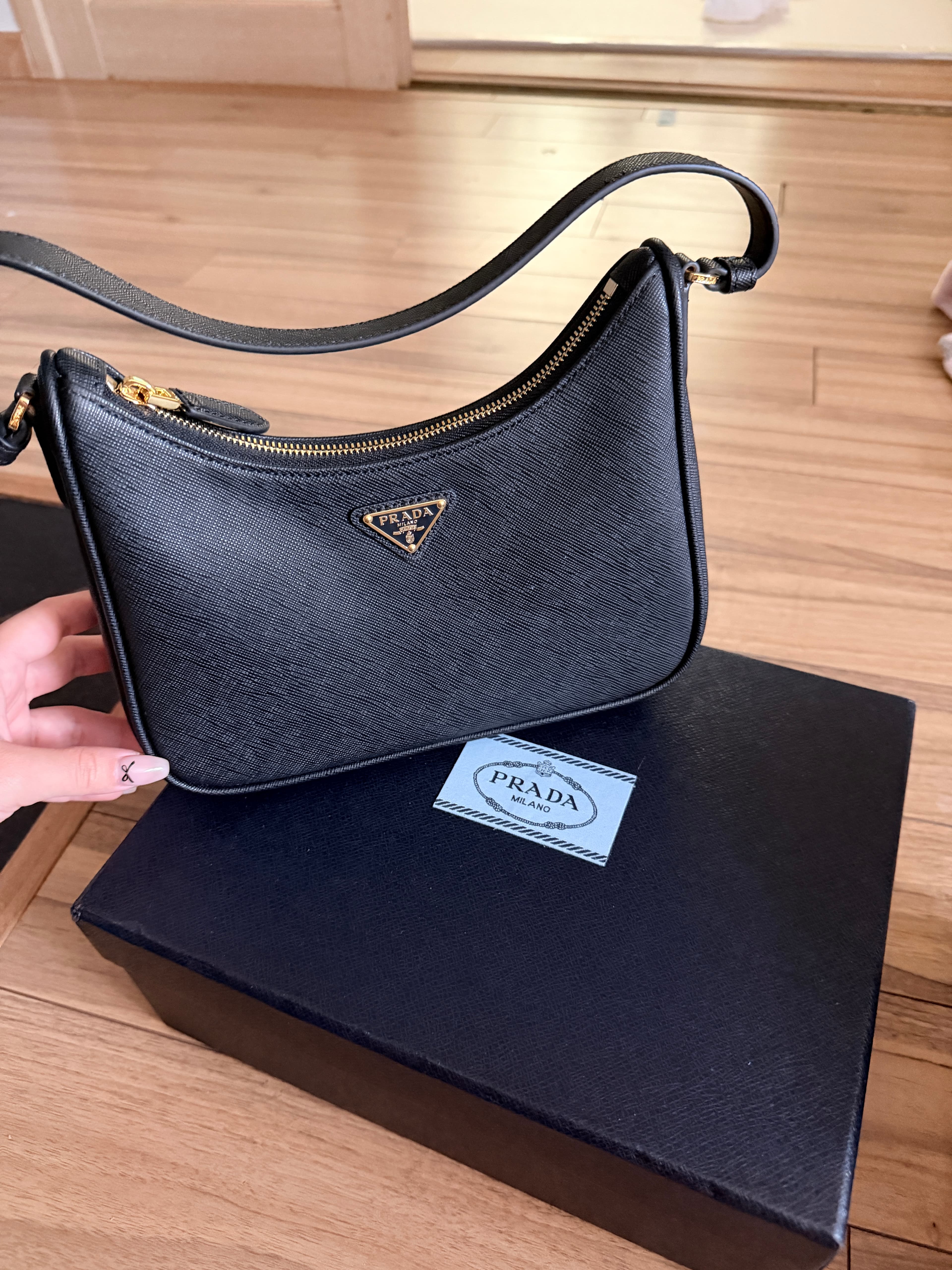 프라다 블랙 차콜 딥 톤 V 6D210163 컬러웨이 Re Edition 1995 Chaîne Re Nylon 미니 백