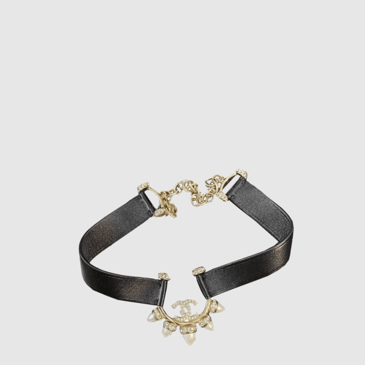 샤넬 CC 블랙 레진 & 라인스톤 메탈 램스킨 네크리스